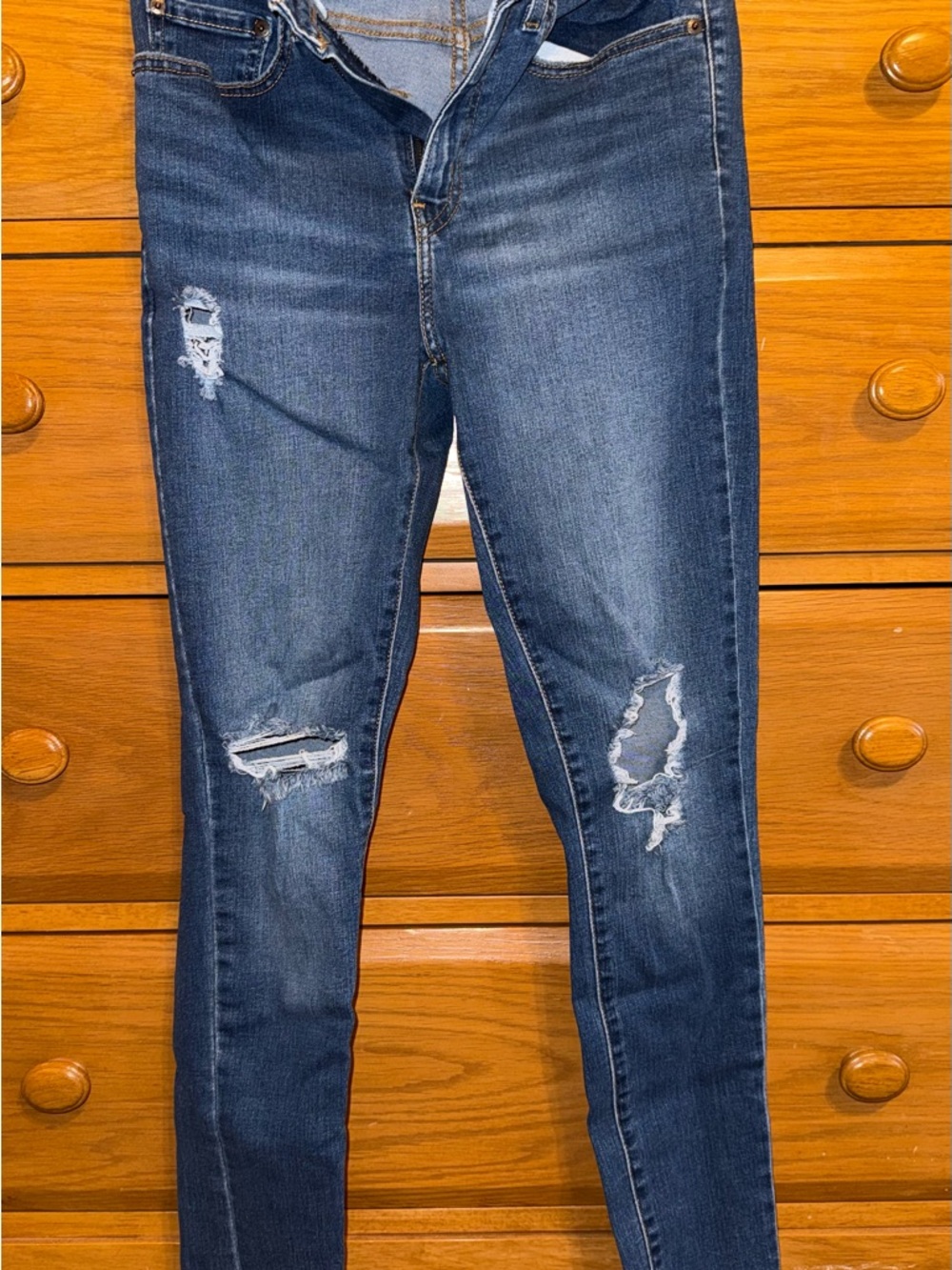 Levi's Distressed Dark Blue Skinny Jeans
